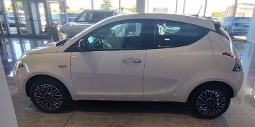 LANCIA CERTIFIED Lancia Ypsilon 1.0 Firefly 70cv Hybrid Platino Usata - City Car Ibrido Bianco - Foggia - 2468139_5