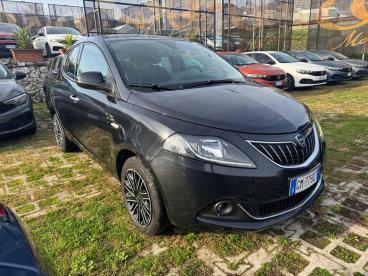 LANCIA CERTIFIED Lancia Ypsilon 1.0 70cv Hybrid Gold Usata - City Car Ibrido Nero - Fisciano - 2468776_2
