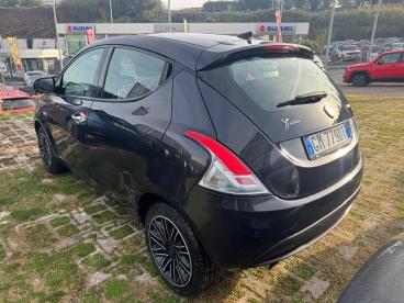 LANCIA CERTIFIED Lancia Ypsilon 1.0 70cv Hybrid Gold Usata - City Car Ibrido Nero - Fisciano - 2468776_4
