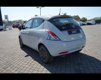 LANCIA CERTIFIED Lancia Ypsilon 3&ordf; Serie 1.0 Firefly 5 Porte S And S Hybrid Ecochi Usata - City Car Ibrido Grigio - Pineto - 2468828_3
