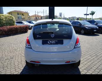 LANCIA CERTIFIED Lancia Ypsilon 3&ordf; Serie 1.0 Firefly 5 Porte S And S Hybrid Ecochi Usata - City Car Ibrido Grigio - Pineto - 2468828_4