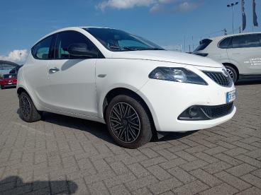 LANCIA CERTIFIED Lancia Ypsilon 1.0 Firefly 70cv Hybrid Gold Usata - City Car Ibrido Bianco - Spinetta Marengo - 2480416_3