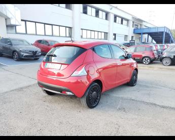 LANCIA CERTIFIED Lancia Ypsilon 3&ordf; Serie 1.0 Firefly 5 Porte S And S Hybrid Ecochi Usata - City Car Ibrido Rosso - Sassuolo - 2482788_3