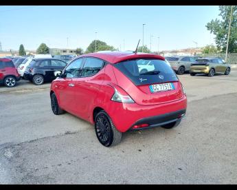 LANCIA CERTIFIED Lancia Ypsilon 3&ordf; Serie 1.0 Firefly 5 Porte S And S Hybrid Ecochi Usata - City Car Ibrido Rosso - Sassuolo - 2482788_4