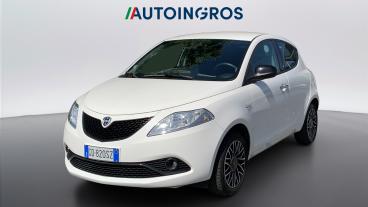 LANCIA CERTIFIED Lancia Ypsilon Iii 2015 1.0 Firefly Hybrid Gold S And S 70cv Usata - City Car Ibrido Bianco - Torino - 2482819_1