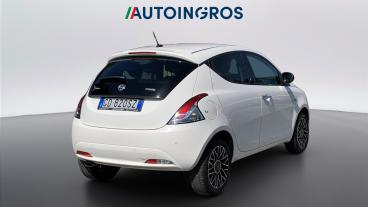 LANCIA CERTIFIED Lancia Ypsilon Iii 2015 1.0 Firefly Hybrid Gold S And S 70cv Usata - City Car Ibrido Bianco - Torino - 2482819_5
