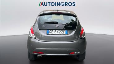 LANCIA CERTIFIED Lancia Ypsilon Iii 2015 1.0 Firefly Hybrid Gold S And S 70cv Usata - City Car Ibrido Grigio - Torino - 2482821_4