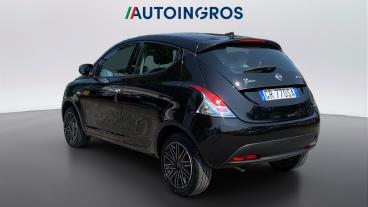 LANCIA CERTIFIED Lancia Ypsilon Iii 2021 1.0 Firefly Hybrid Silver S And S 70cv Usata - City Car Ibrido Nero - Torino - 2482823_3