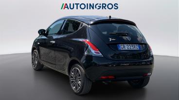 LANCIA CERTIFIED Lancia Ypsilon Iii 2021 1.0 Firefly Hybrid Silver S And S 70cv Usata - City Car Ibrido Nero - Torino - 2482825_3