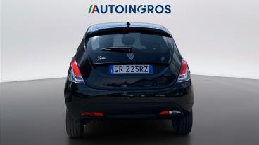 LANCIA CERTIFIED Lancia Ypsilon Iii 2021 1.0 Firefly Hybrid Silver S And S 70cv Usata - City Car Ibrido Nero - Torino - 2482825_4