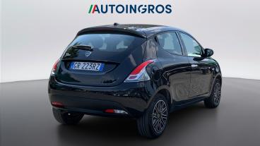 LANCIA CERTIFIED Lancia Ypsilon Iii 2021 1.0 Firefly Hybrid Silver S And S 70cv Usata - City Car Ibrido Nero - Torino - 2482825_5