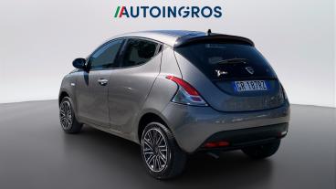 LANCIA CERTIFIED Lancia Ypsilon Iii 2021 1.0 Firefly Hybrid Silver S And S 70cv Usata - City Car Ibrido Grigio - Torino - 2482826_3