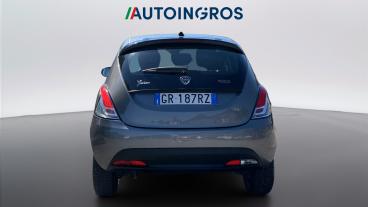 LANCIA CERTIFIED Lancia Ypsilon Iii 2021 1.0 Firefly Hybrid Silver S And S 70cv Usata - City Car Ibrido Grigio - Torino - 2482826_4