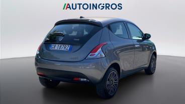 LANCIA CERTIFIED Lancia Ypsilon Iii 2021 1.0 Firefly Hybrid Silver S And S 70cv Usata - City Car Ibrido Grigio - Torino - 2482826_5