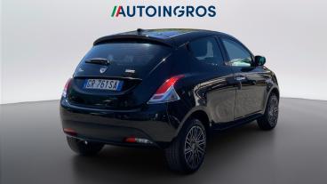 LANCIA CERTIFIED Lancia Ypsilon Iii 2021 1.0 Firefly Hybrid Silver S And S 70cv Usata - City Car Ibrido Nero - Torino - 2482828_5