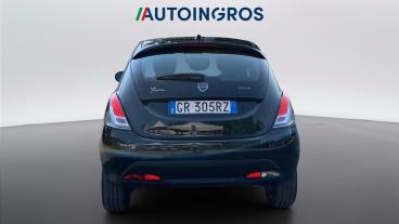 LANCIA CERTIFIED Lancia Ypsilon Iii 2021 1.0 Firefly Hybrid Silver S And S 70cv Usata - City Car Ibrido Nero - Torino - 2482829_4