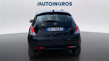 LANCIA CERTIFIED Lancia Ypsilon Iii 2021 1.0 Firefly Hybrid Silver S And S 70cv Usata - City Car Ibrido Nero - Torino - 2482834_4