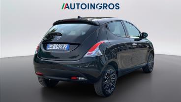 LANCIA CERTIFIED Lancia Ypsilon Iii 2021 1.0 Firefly Hybrid Silver S And S 70cv Usata - City Car Ibrido Nero - Torino - 2482834_5