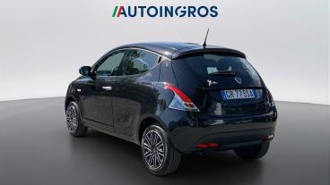 LANCIA CERTIFIED Lancia Ypsilon Iii 2021 1.0 Firefly Hybrid Silver S And S 70cv Usata - City Car Ibrido Nero - Torino - 2482837_3