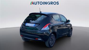 LANCIA CERTIFIED Lancia Ypsilon Iii 2021 1.0 Firefly Hybrid Silver S And S 70cv Usata - City Car Ibrido Nero - Torino - 2482837_5