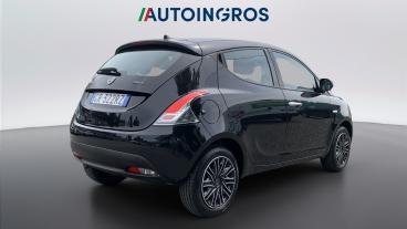 LANCIA CERTIFIED Lancia Ypsilon Iii 2021 1.0 Firefly Hybrid Silver S And S 70cv Usata - City Car Ibrido Nero - Torino - 2482839_5