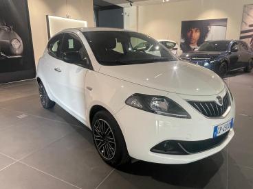 LANCIA CERTIFIED Lancia Ypsilon Nuova My24 402 Platino 1.0 Usata - City Car Benzina Bianco - Charvensod - 2482853_1