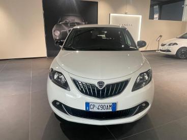 LANCIA CERTIFIED Lancia Ypsilon Nuova My24 402 Platino 1.0 Usata - City Car Benzina Bianco - Charvensod - 2482853_2