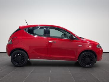 LANCIA CERTIFIED Lancia Ypsilon 1.0 Hybrid Silver S And S 70cv Usata - City Car Ibrido Rosso - Pistoia - 2483045_4