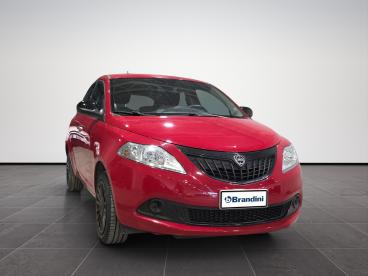LANCIA CERTIFIED Lancia Ypsilon 1.0 Firefly Hybrid Silver Plus S And S 70cv Usata - City Car Ibrido Rosso - Pistoia - 2483046_3