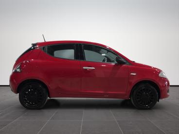LANCIA CERTIFIED Lancia Ypsilon 1.0 Firefly Hybrid Silver Plus S And S 70cv Usata - City Car Ibrido Rosso - Pistoia - 2483046_4