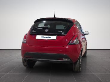 LANCIA CERTIFIED Lancia Ypsilon 1.0 Firefly Hybrid Silver Plus S And S 70cv Usata - City Car Ibrido Rosso - Pistoia - 2483046_5