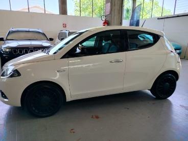 LANCIA CERTIFIED Lancia Ypsilon 1.0 Hybrid Silver Usata - City Car Ibrido Bianco - Cesena - 2483082_3