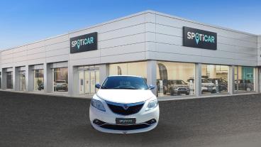 LANCIA CERTIFIED Lancia Ypsilon 3ª Serie 1.2 69 Cv 5 Porte Gpl Ecochic Black And N Usata - City Car  Bianco - Imola - 2483087_2