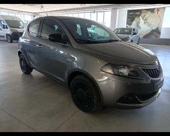 LANCIA CERTIFIED Lancia Ypsilon Iii 2021 1.0 Firefly Hybrid Gold S And S 70cv Usata - City Car Ibrido Grigio - Pisa - 2483131_3
