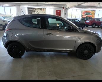 LANCIA CERTIFIED Lancia Ypsilon Iii 2021 1.0 Firefly Hybrid Gold S And S 70cv Usata - City Car Ibrido Grigio - Pisa - 2483131_4