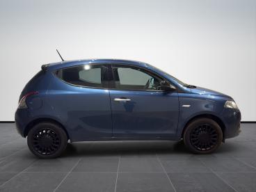 LANCIA CERTIFIED Lancia Ypsilon 1.0 Hybrid Silver S And S 70cv Usata - City Car Ibrido Blu - Pistoia - 2486438_4