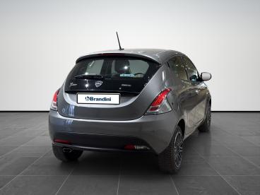 LANCIA CERTIFIED Lancia Ypsilon 1.0 Firefly Hybrid Alberta Ferretti S And S 70cv Usata - City Car Ibrido Grigio - Pistoia - 2486919_5