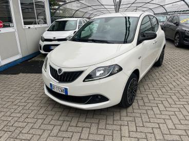LANCIA CERTIFIED Lancia Ypsilon 1.0 Firefly 70cv S And S Hybrid Gold Usata - City Car Ibrido Bianco - Milano - 2487659_1