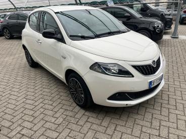 LANCIA CERTIFIED Lancia Ypsilon 1.0 Firefly 70cv S And S Hybrid Gold Usata - City Car Ibrido Bianco - Milano - 2487659_3