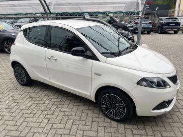 LANCIA CERTIFIED Lancia Ypsilon 1.0 Firefly 70cv S And S Hybrid Gold Usata - City Car Ibrido Bianco - Milano - 2487659_5