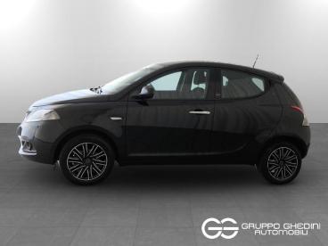 LANCIA CERTIFIED Lancia Ypsilon Iii 2021 1.0 Firefly Hybrid Gold S And S 70cv Usata - City Car Ibrido Nero - Bologna - 2487722_2