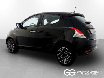LANCIA CERTIFIED Lancia Ypsilon Iii 2021 1.0 Firefly Hybrid Gold S And S 70cv Usata - City Car Ibrido Nero - Bologna - 2487722_3