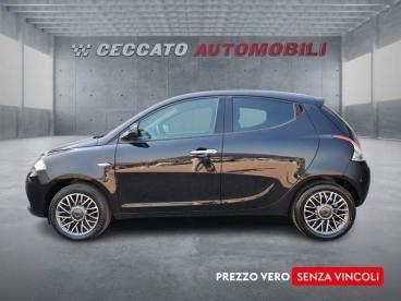 LANCIA CERTIFIED Lancia Ypsilon 1.0 Firefly Hybrid Gold S And S 70cv 5p.ti Usata - City Car Ibrido Nero - Bassano Del Grappa - 2490192_2