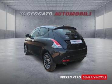 LANCIA CERTIFIED Lancia Ypsilon 1.0 Firefly Hybrid Gold S And S 70cv 5p.ti Usata - City Car Ibrido Nero - Bassano Del Grappa - 2490192_3