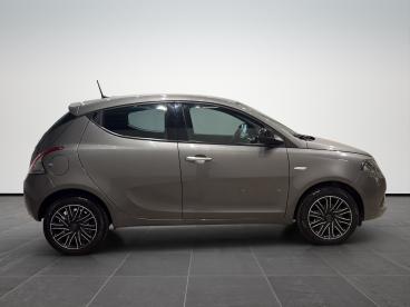 LANCIA CERTIFIED Lancia Ypsilon 1.0 Firefly Hybrid Gold S And S 70cv 5p.ti Usata - City Car Ibrido Grigio - Pistoia - 2491898_4