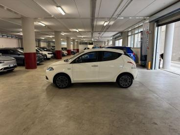 LANCIA CERTIFIED Lancia Ypsilon Iii 1.0 Firefly Hybrid Gold S And S 70cv Usata - City Car Ibrido Bianco - Fisciano - 2493412_4