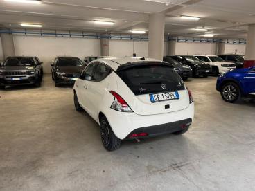 LANCIA CERTIFIED Lancia Ypsilon Iii 1.0 Firefly Hybrid Gold S And S 70cv Usata - City Car Ibrido Bianco - Fisciano - 2493412_5