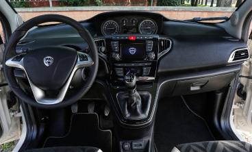 LANCIA CERTIFIED Lancia Ypsilon Iii 1.0 Firefly Hybrid Gold S And S 70cv Usata - City Car Ibrido Bianco - Fisciano - 2493425_4