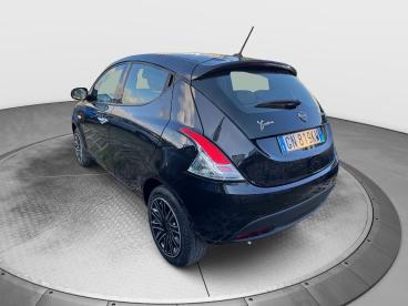 LANCIA CERTIFIED Lancia Ypsilon Iii 2021 1.0 Firefly Hybrid Silver Plus S And S 70 Usata - City Car Ibrido Nero - Fisciano - 2493426_4