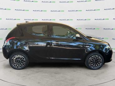 SPOTICAR Lancia Ypsilon 1.0 Firefly Hybrid Alberta Ferretti S&s 70cv Usata - City Car Ibrido Nero - Bari - 1202493596_5